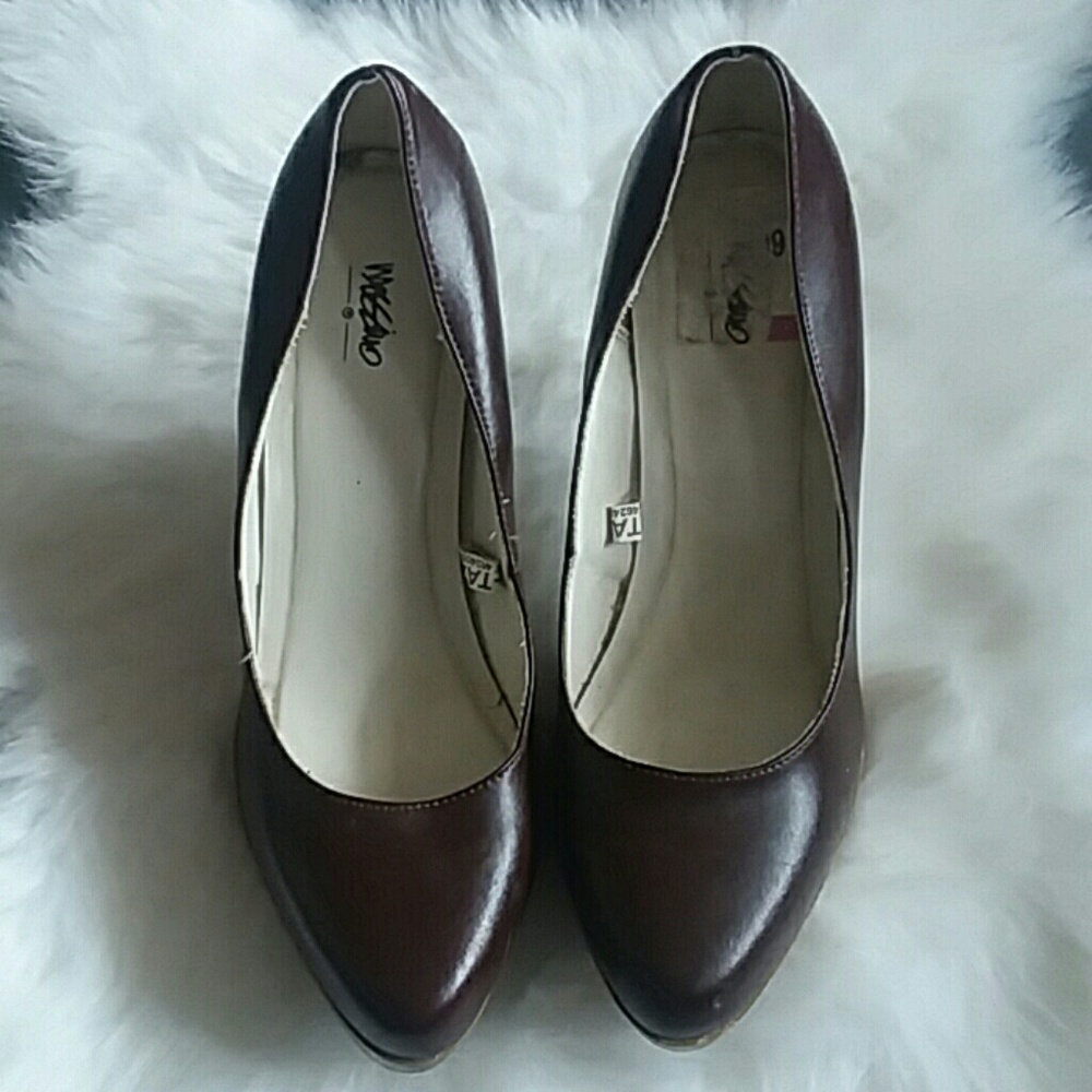 Heels - Picture 3 of 8